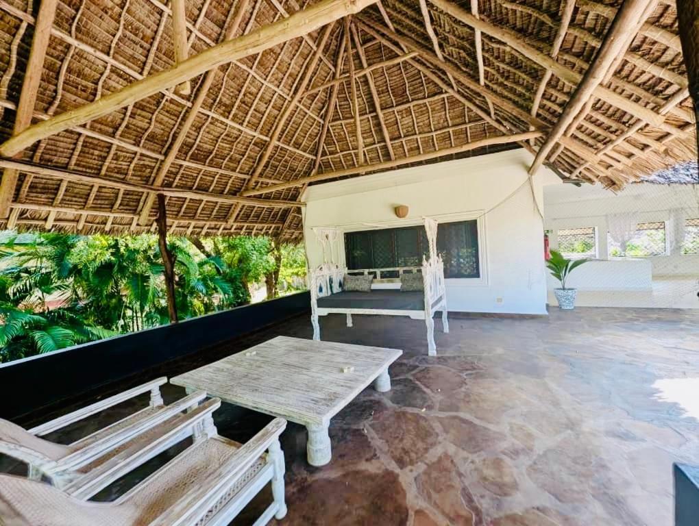 White Nyumba Malindi Appartement Buitenkant foto