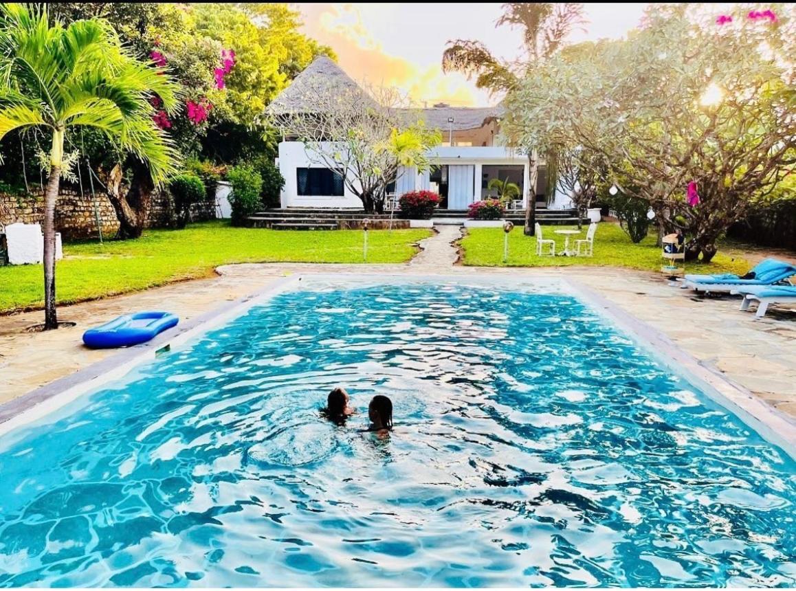 White Nyumba Malindi Appartement Buitenkant foto